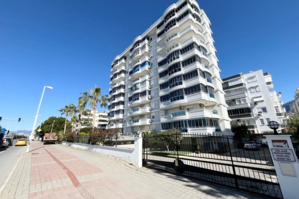 2+1 Flat with Sea View for Sale in Alanya/Mahmutlar